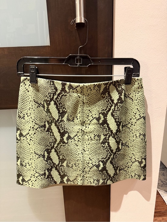 Alice + Olivia Dresses & Skirts - Alice and Olivia Snake-Print Mini Skirt in Mint Green